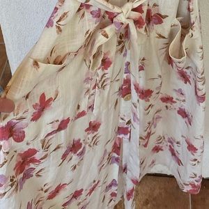 Monteau Los Angeles, junior, Med. Short sleeve dress.